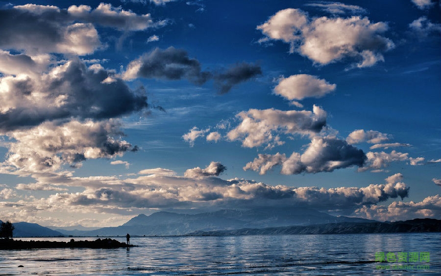 3785608_165822471119_2.jpg 洱海導(dǎo)游