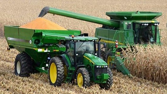 驅(qū)動(dòng)農(nóng)用拖拉機(jī)貨物模擬器3D最新版 v2.0 安卓版 1