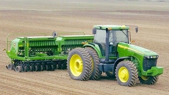 驅(qū)動(dòng)農(nóng)用拖拉機(jī)貨物模擬器3D最新版 v2.0 安卓版 3