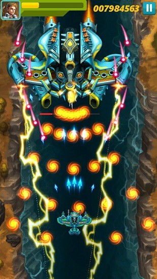 天空猛禽太空入侵者手游