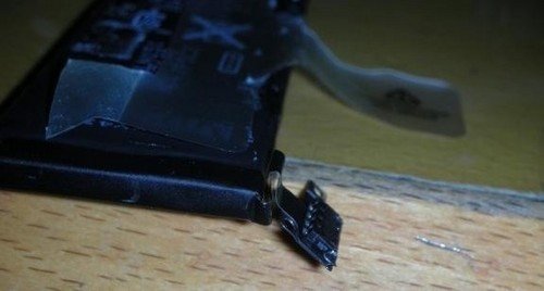 自己動(dòng)手為iPhone 4s換電池的圖解教程_綠色資源網(wǎng)