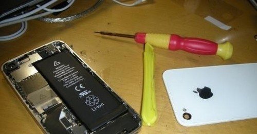 自己動(dòng)手為iPhone 4s換電池的圖解教程_綠色資源網(wǎng)
